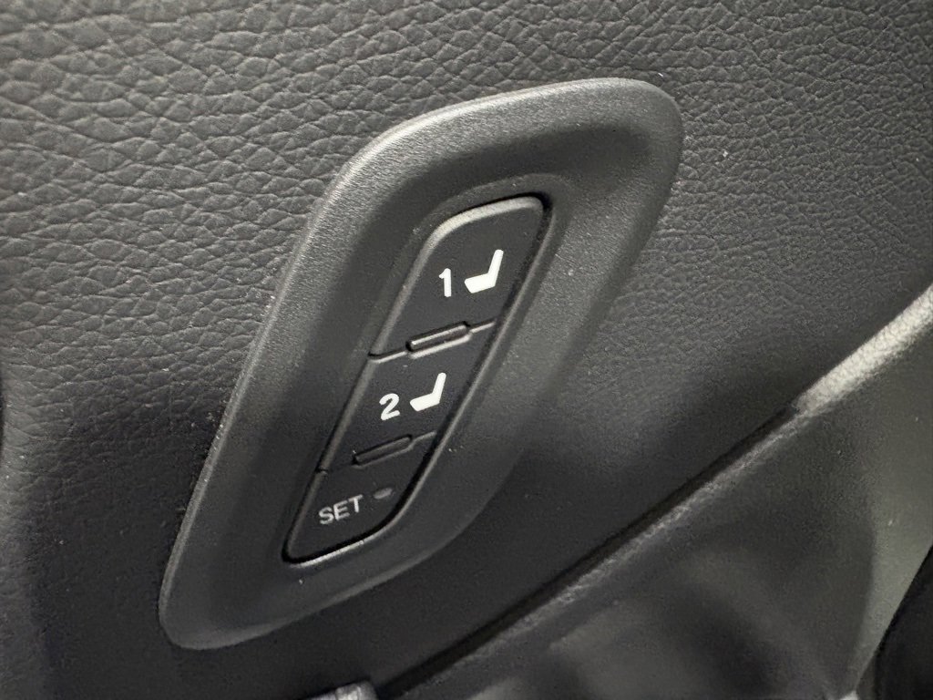 Used 2025 Honda Pilot Elite image 19