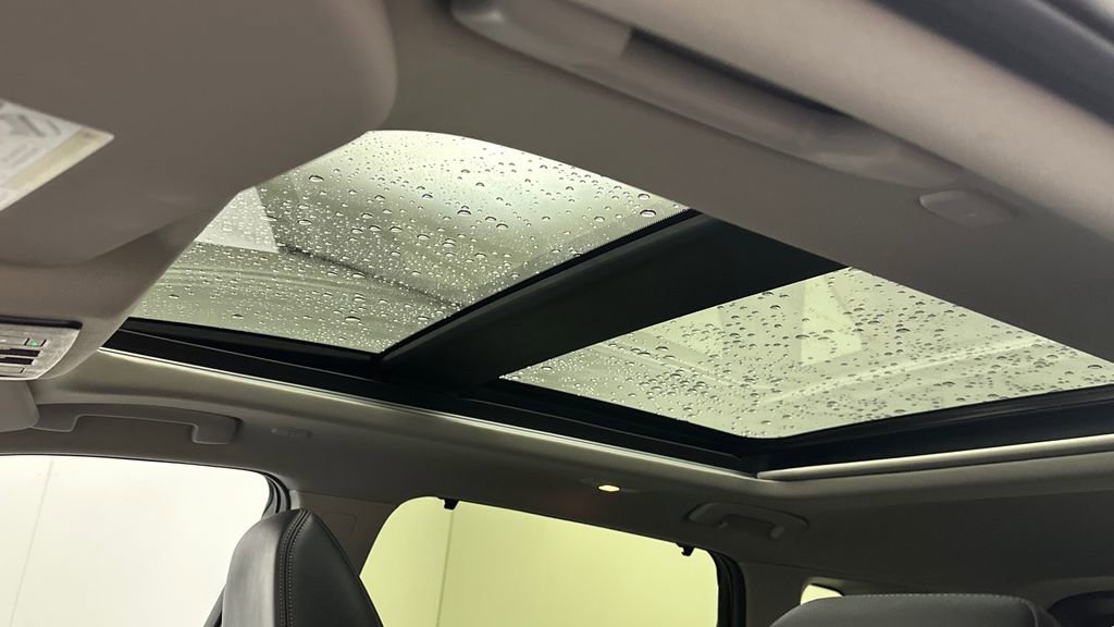 Used 2025 Nissan Rogue SL w/ SL Premium Package image 15