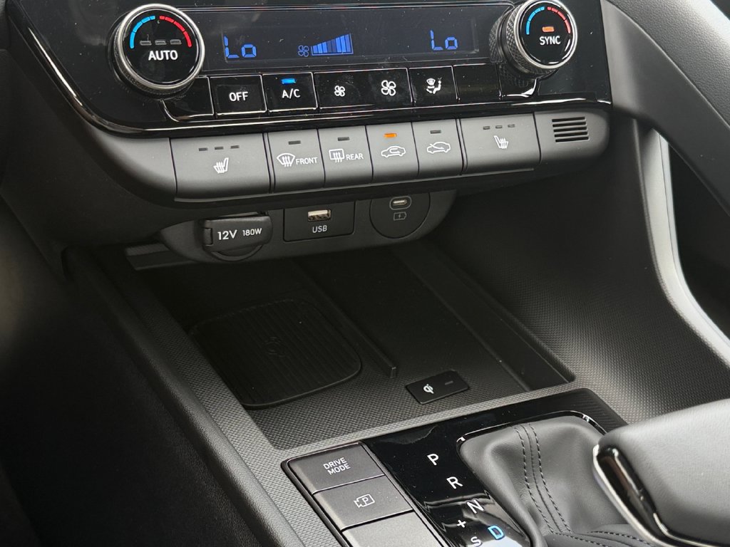 New 2026 Hyundai Elantra SEL Sport FWD image 17