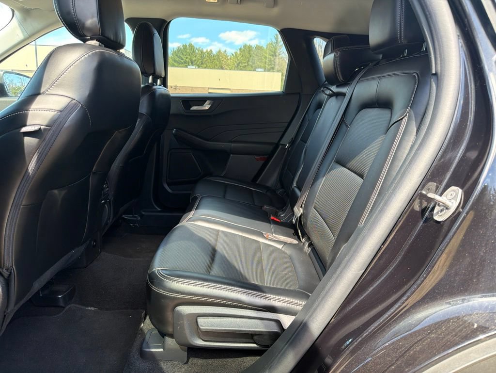 Used 2025 Ford Escape Platinum AWD/4WD image 7