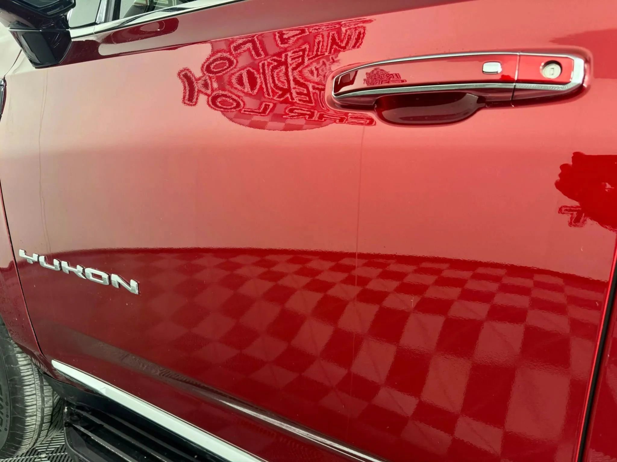 Used 2023 GMC Yukon SLT w/ SLT Luxury Package image 30