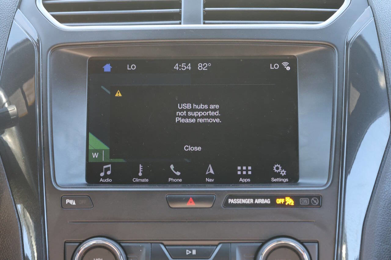Used 2019 Ford Explorer XLT w/ Equipment Group 202A AWD/4WD image 19