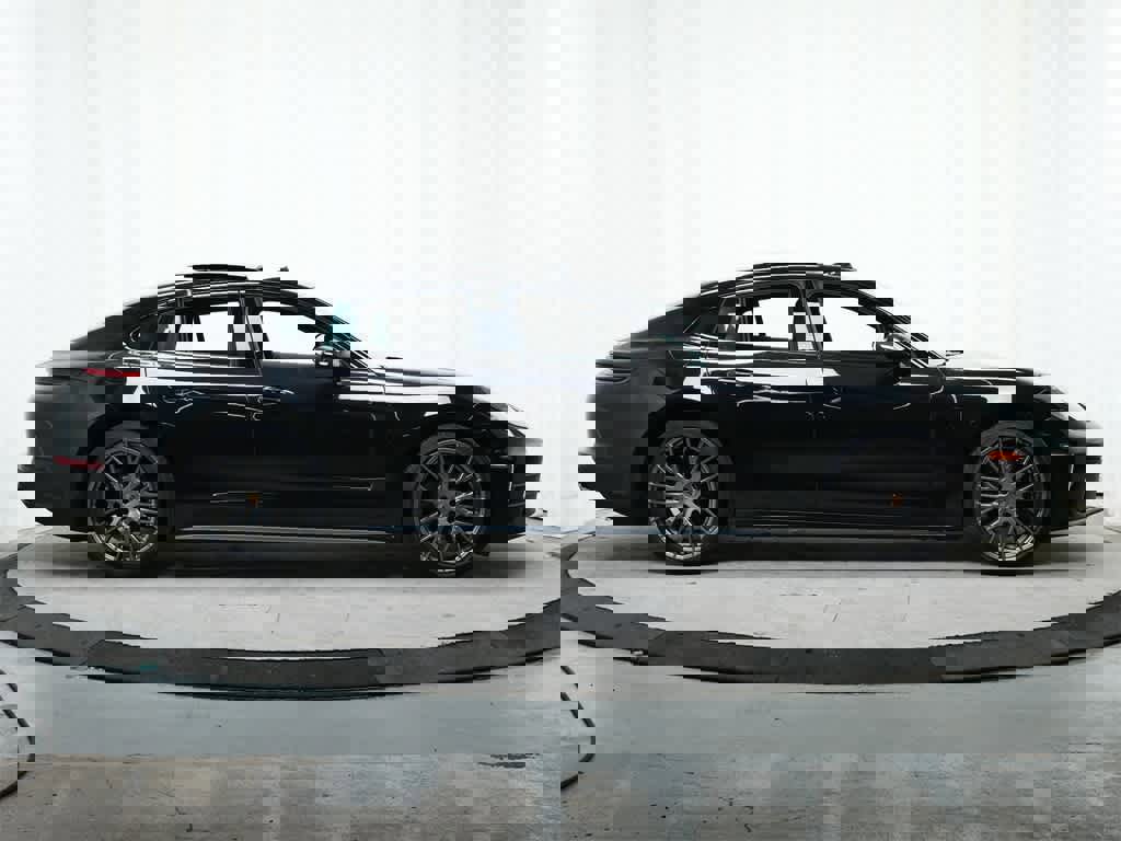 New 2025 Porsche Panamera 4 image 8