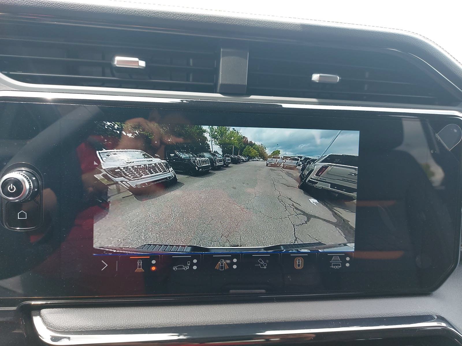 New 2026 GMC Sierra 2500 AT4 w/ AT4 Premium Plus Package AWD/4WD image 24