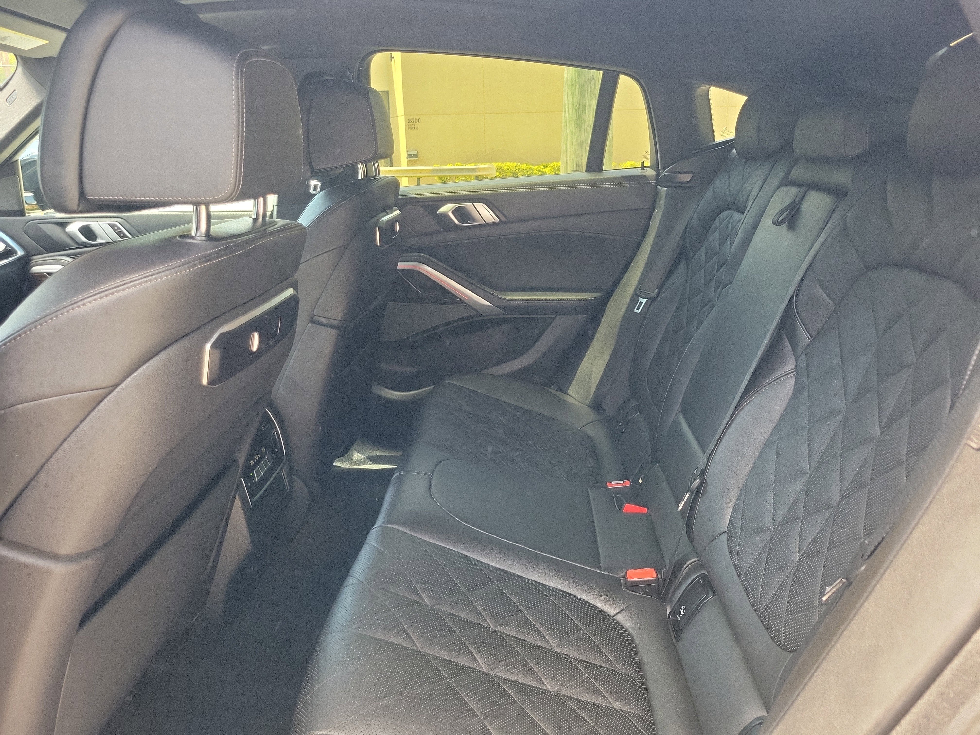 Used 2024 BMW X6 xDrive40i AWD/4WD image 14