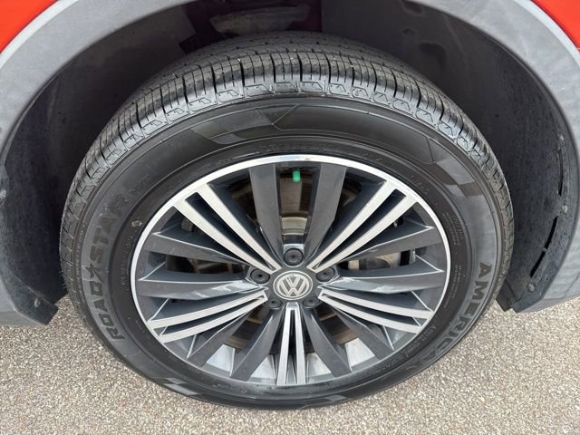 Used 2018 Volkswagen Tiguan SEL FWD image 13