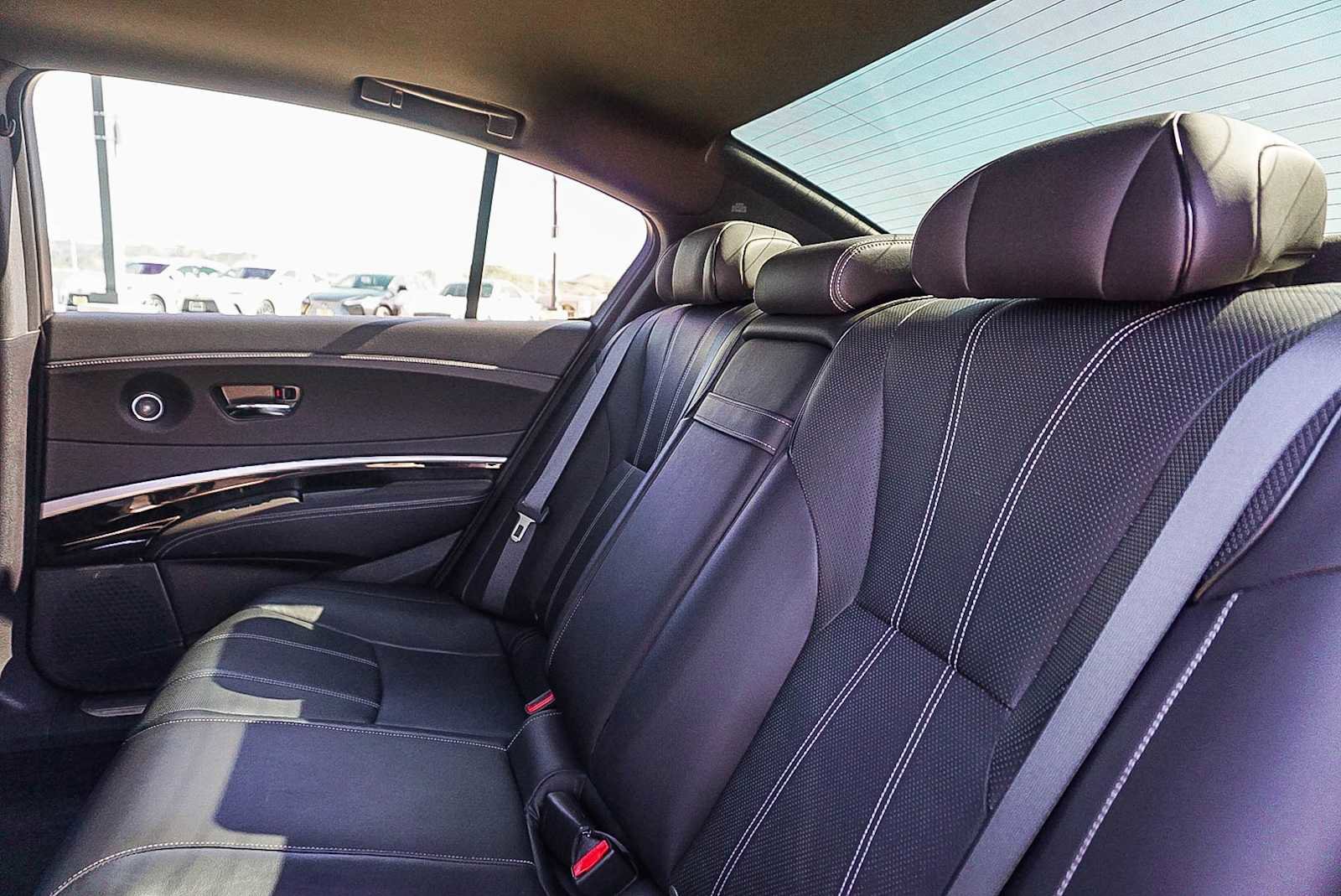 Used 2018 Acura RLX w/ Technology Package image 21