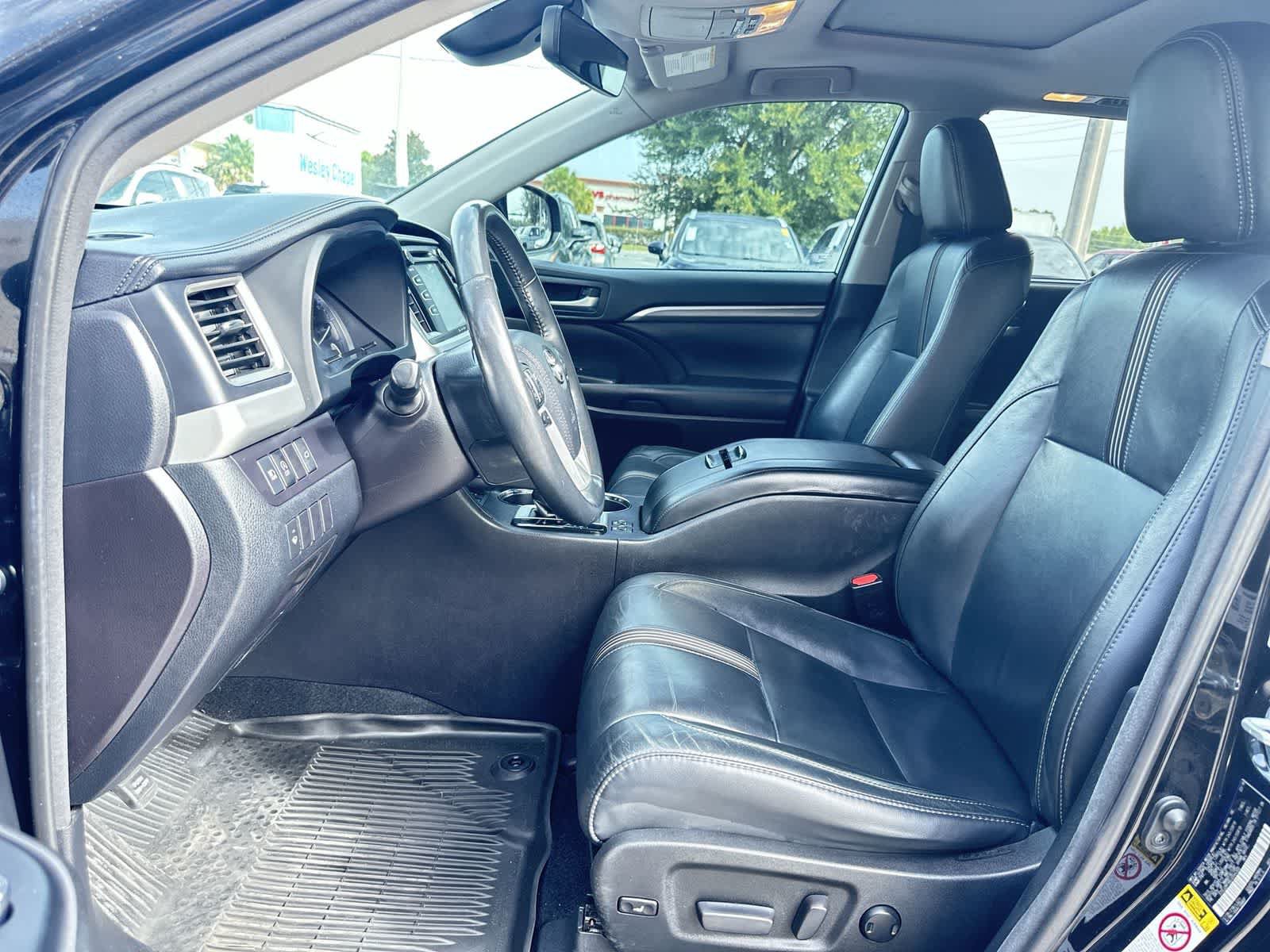 Used 2018 Toyota Highlander SE AWD/4WD image 13