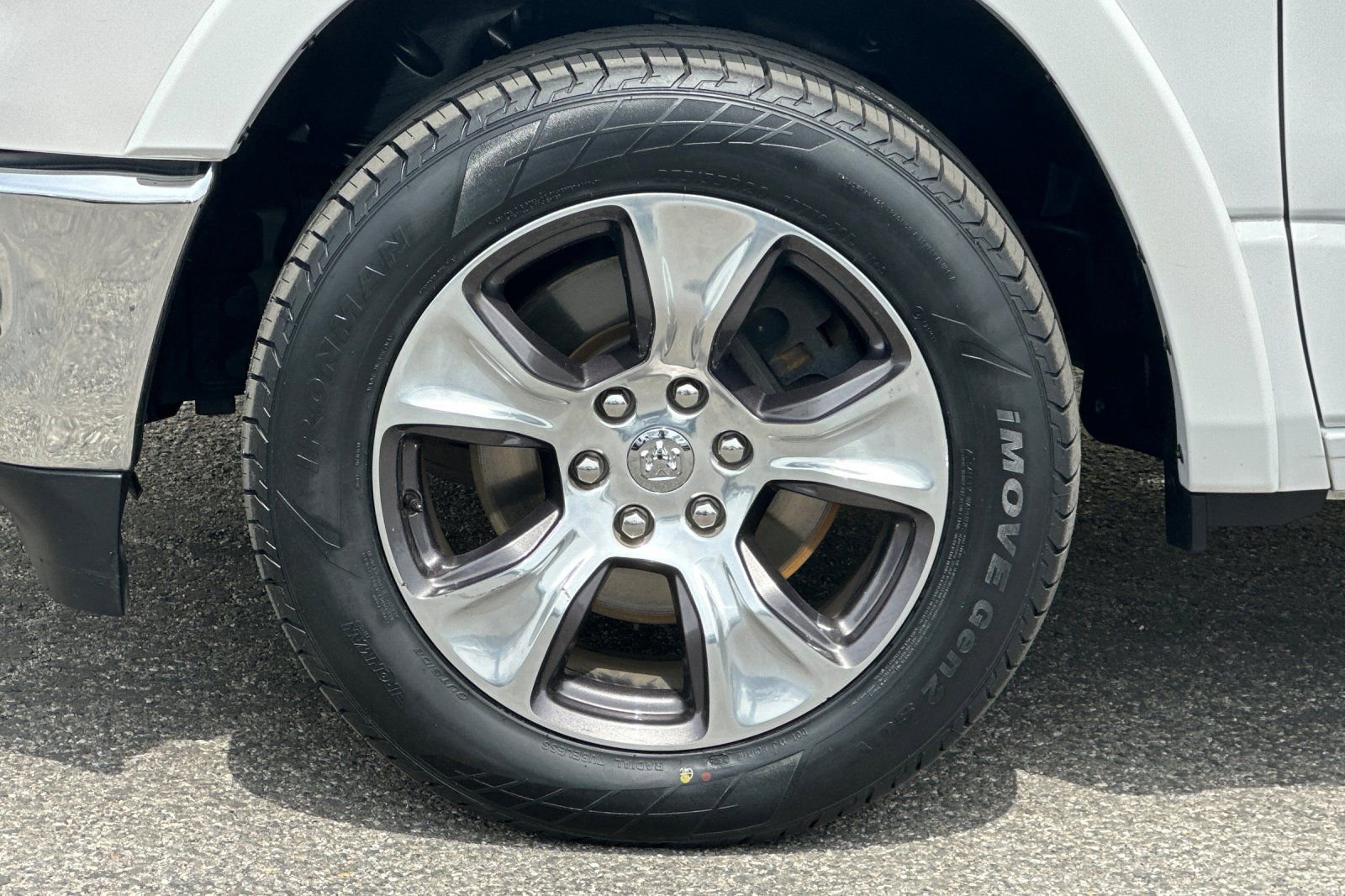 Used 2019 RAM 1500 Laramie RWD image 35