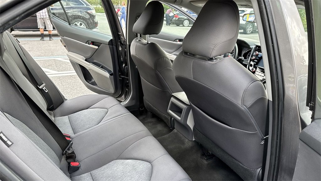 Used 2018 Toyota Camry L image 34