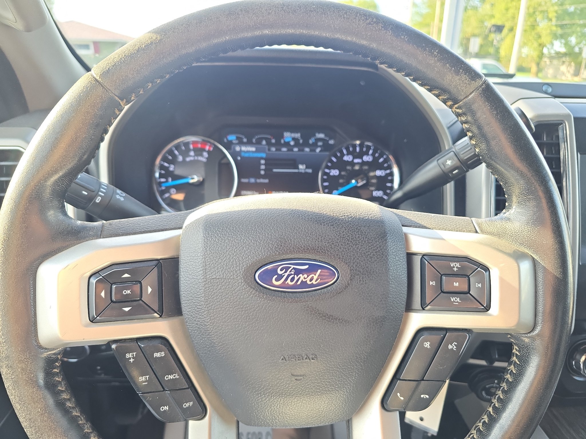 Used 2020 Ford F350 Lariat w/ Lariat Value Package AWD/4WD image 23