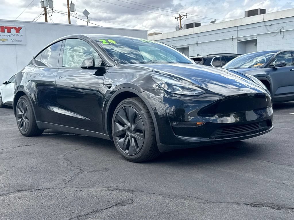 Used 2024 Tesla Model Y Long Range AWD/4WD image 1