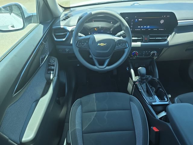 Used 2025 Chevrolet TrailBlazer LT AWD/4WD image 6