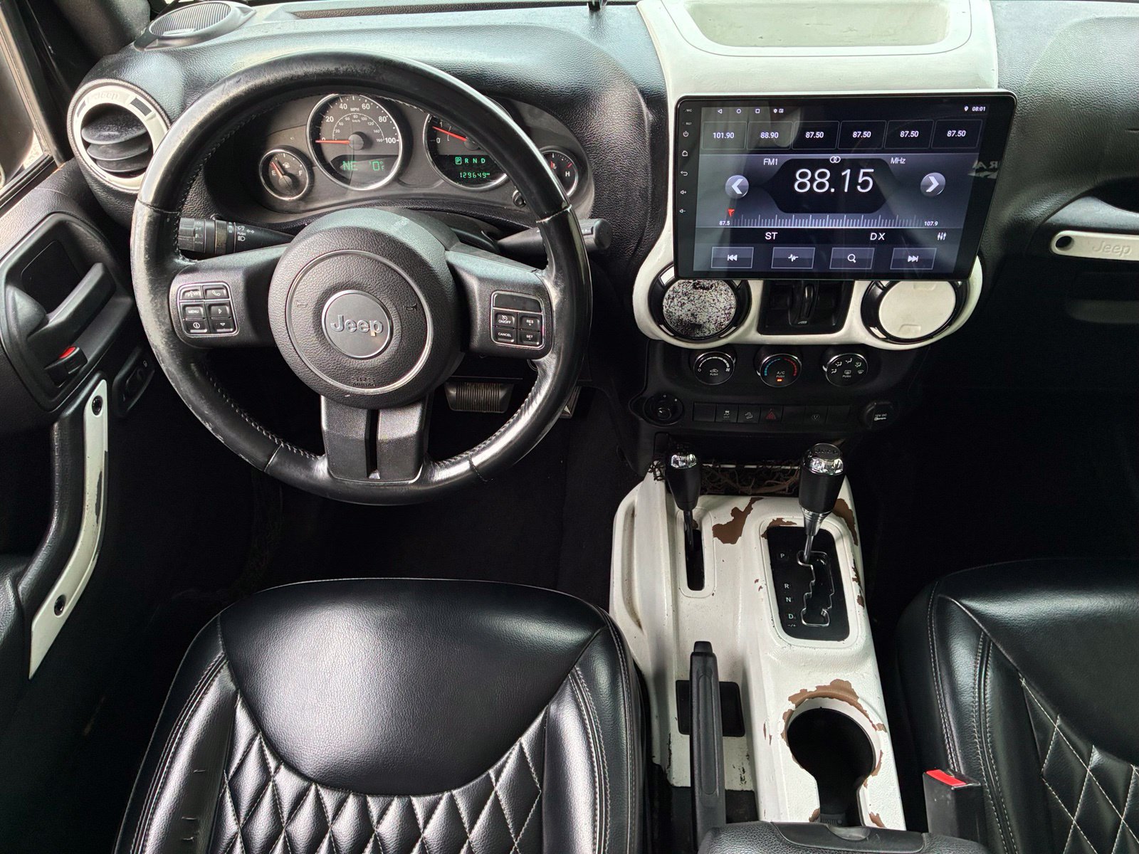 Used 2015 Jeep Wrangler Unlimited Sahara w/ Connectivity Group AWD/4WD image 16