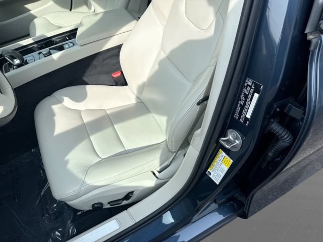 Certified 2024 Volvo S60 B5 Plus w/ Climate Package AWD/4WD image 17