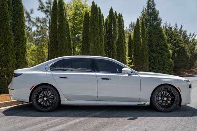 Used 2024 BMW i7 eDrive50 image 12