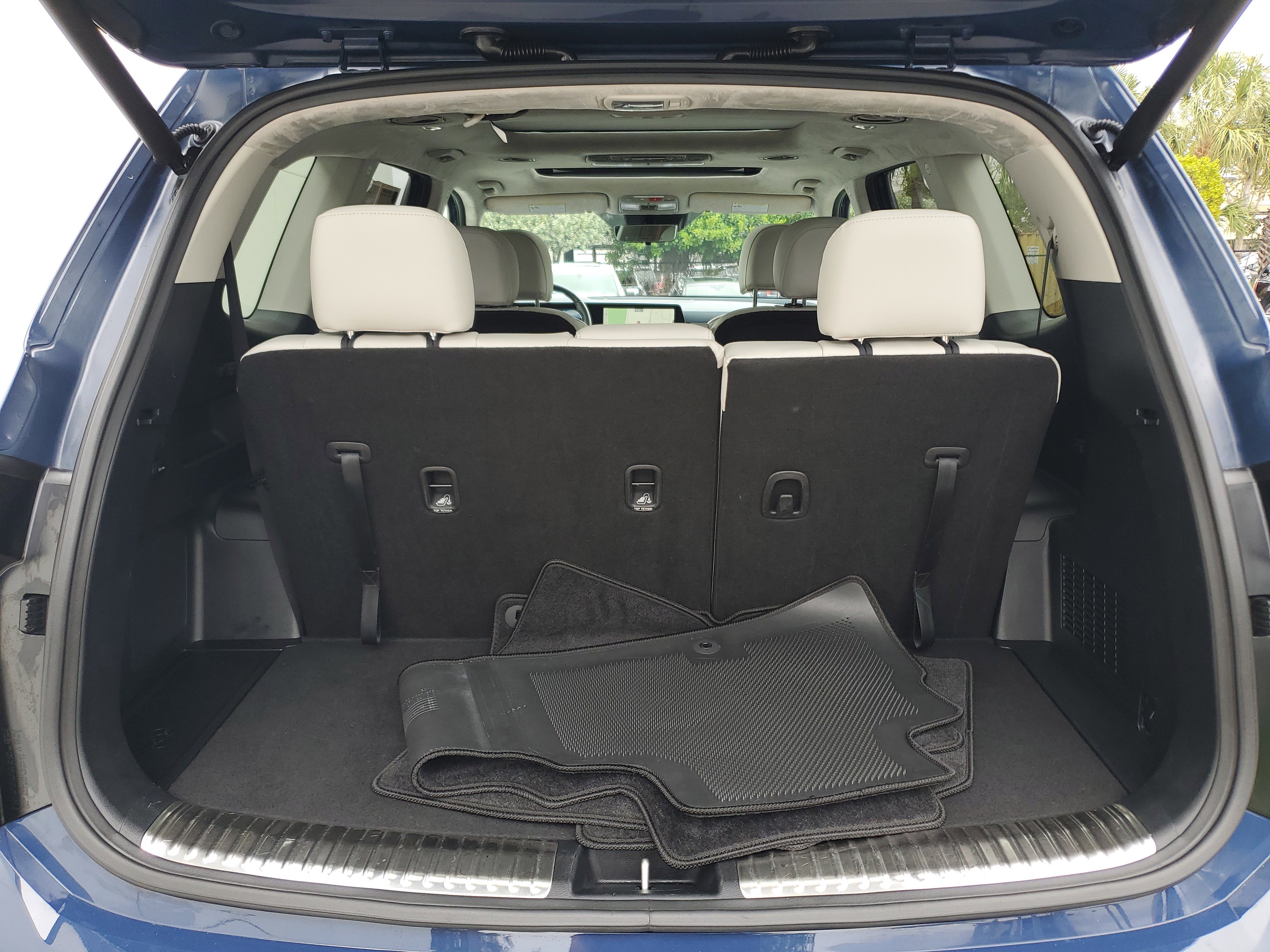 Used 2024 Kia Telluride SX Prestige w/ Towing Package image 10