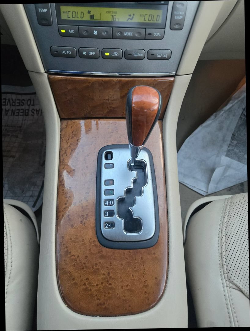 Used 2005 Lexus ES 330 FWD image 24