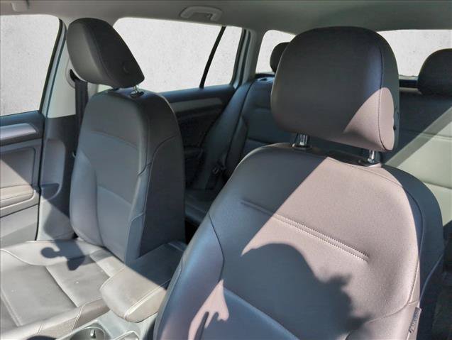 Used 2015 Volkswagen Golf TDI FWD image 10