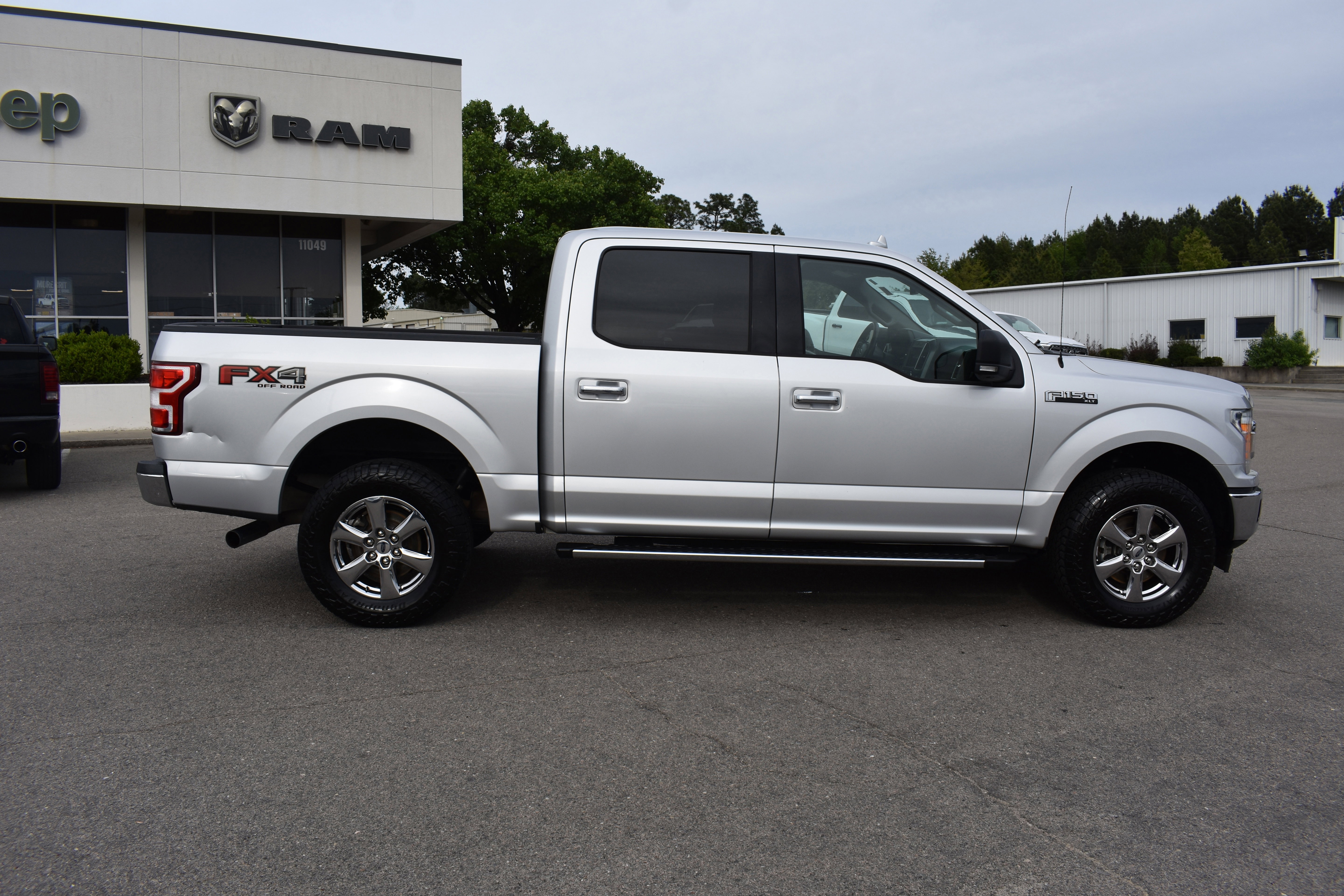 Used 2018 Ford F150 XLT w/ Equipment Group 302A Luxury image 10