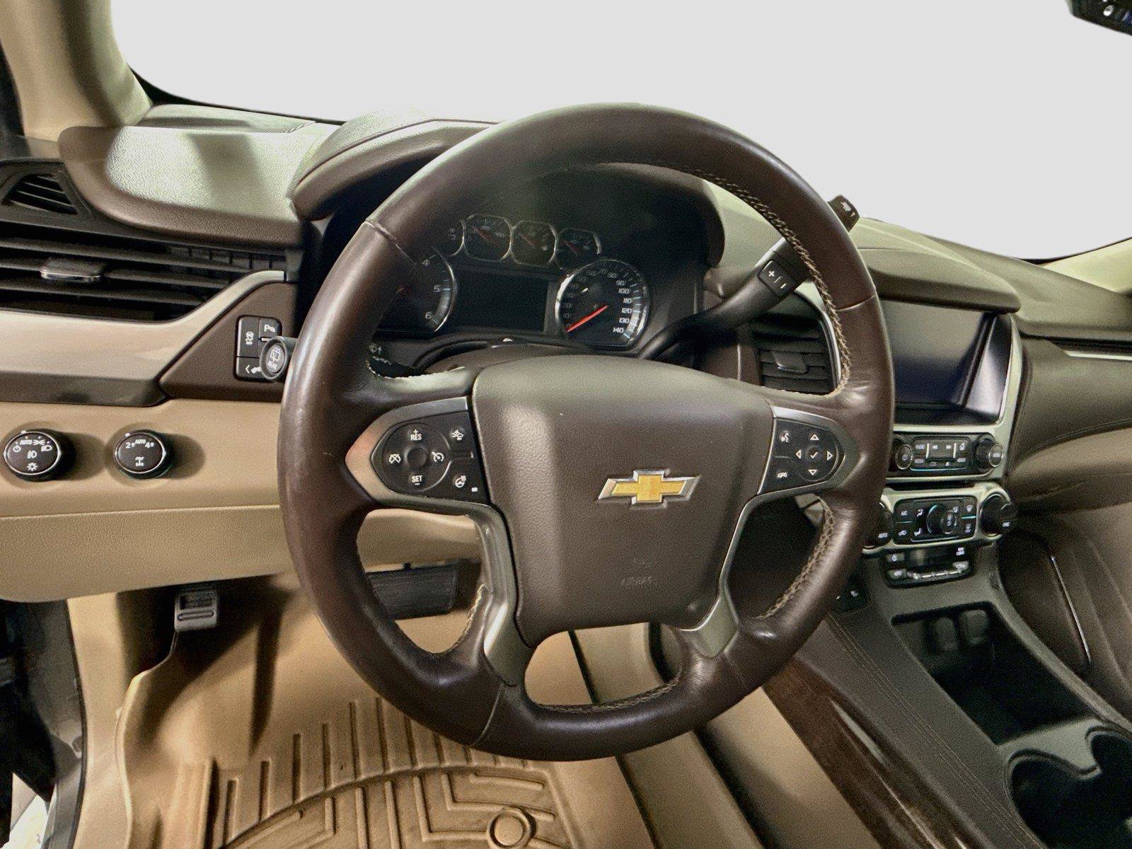 Used 2018 Chevrolet Suburban LT w/ LT Signature Package AWD/4WD image 5