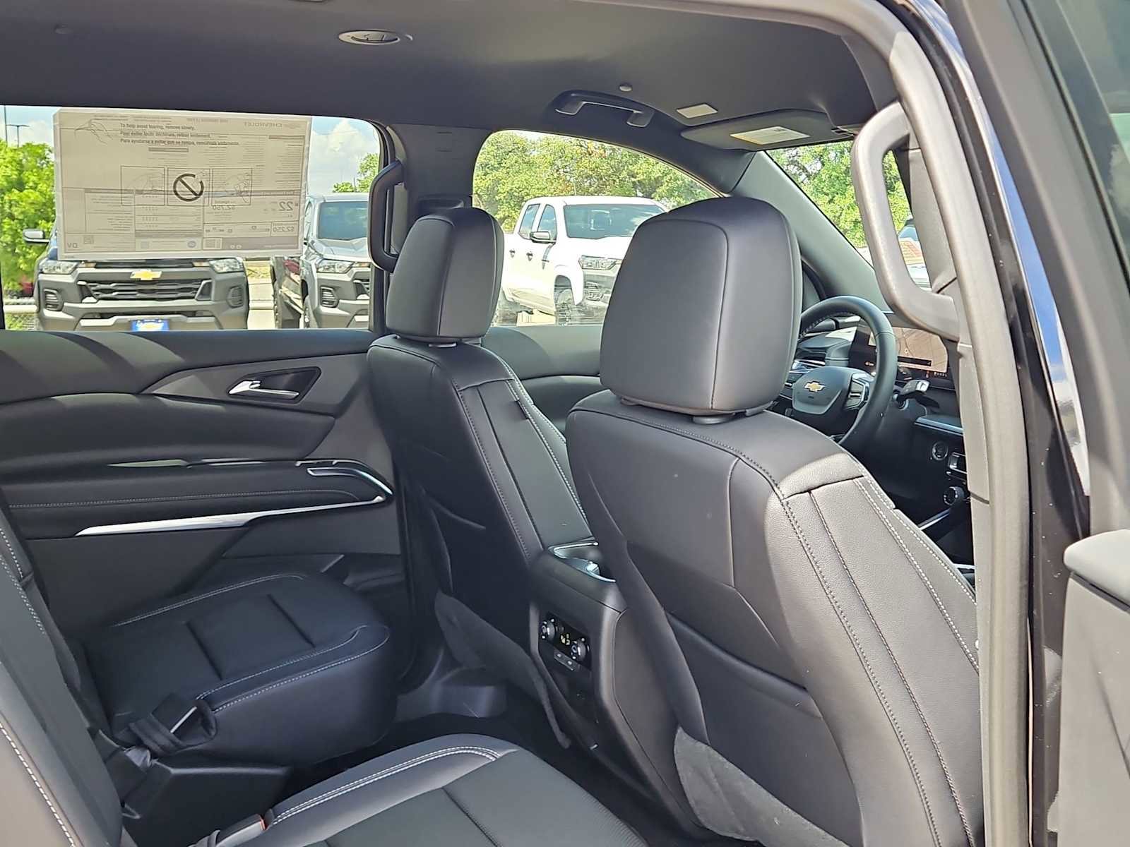 New 2026 Chevrolet Traverse LT image 17