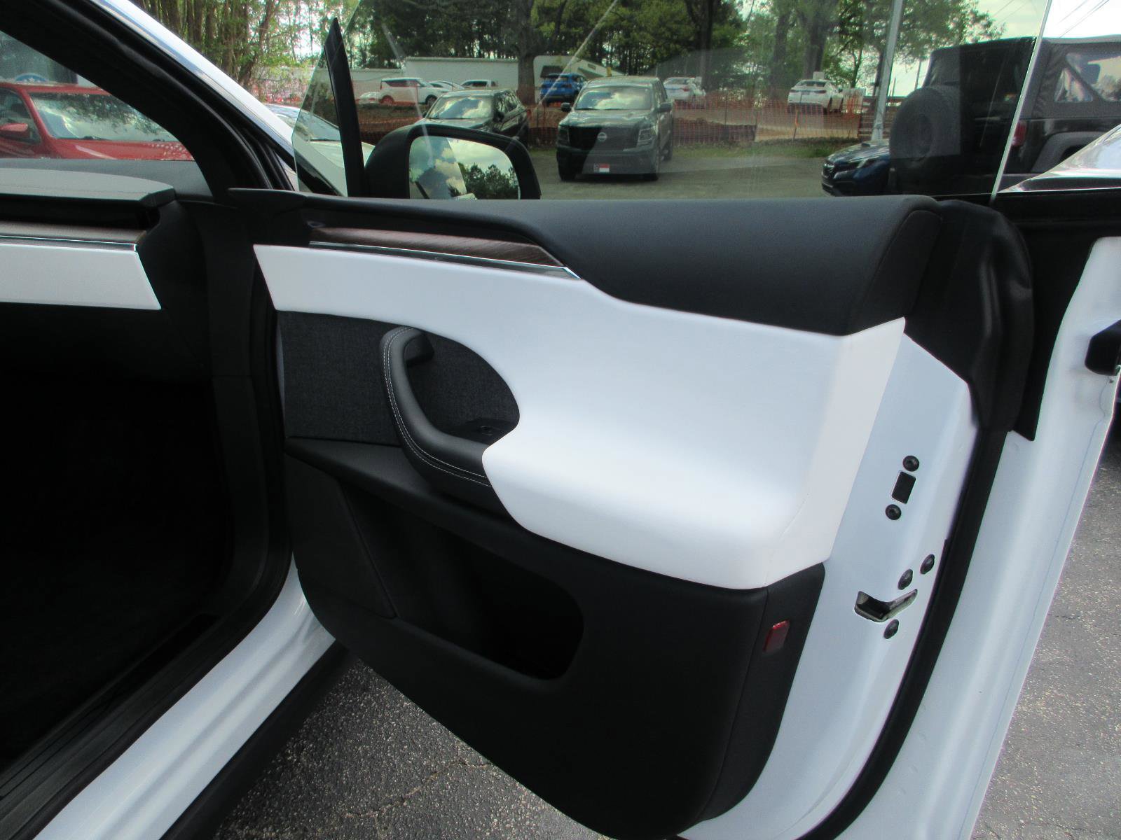 Used 2022 Tesla Model X AWD/4WD image 23