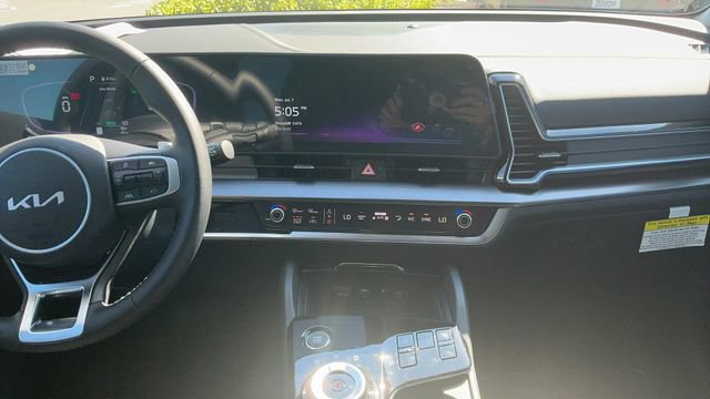 Certified 2025 Kia Sportage EX w/ EX Premium Package image 26