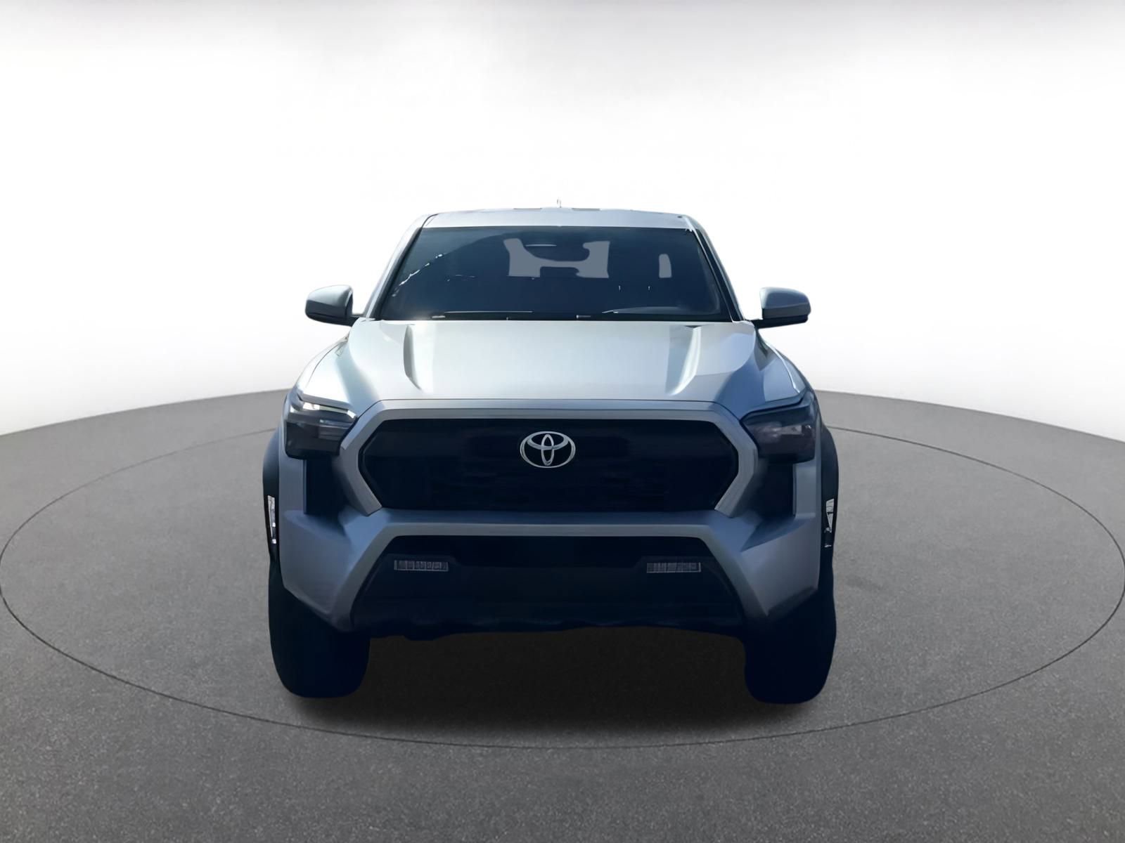 Used 2025 Toyota Tacoma SR image 4