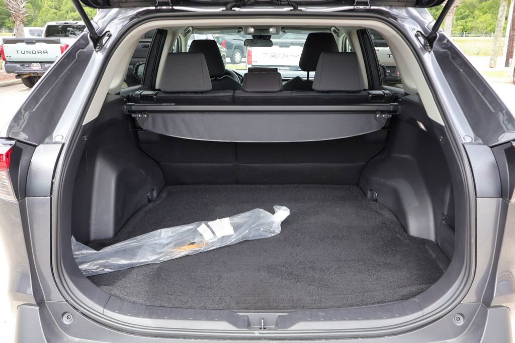 Used 2025 Toyota RAV4 XLE image 26