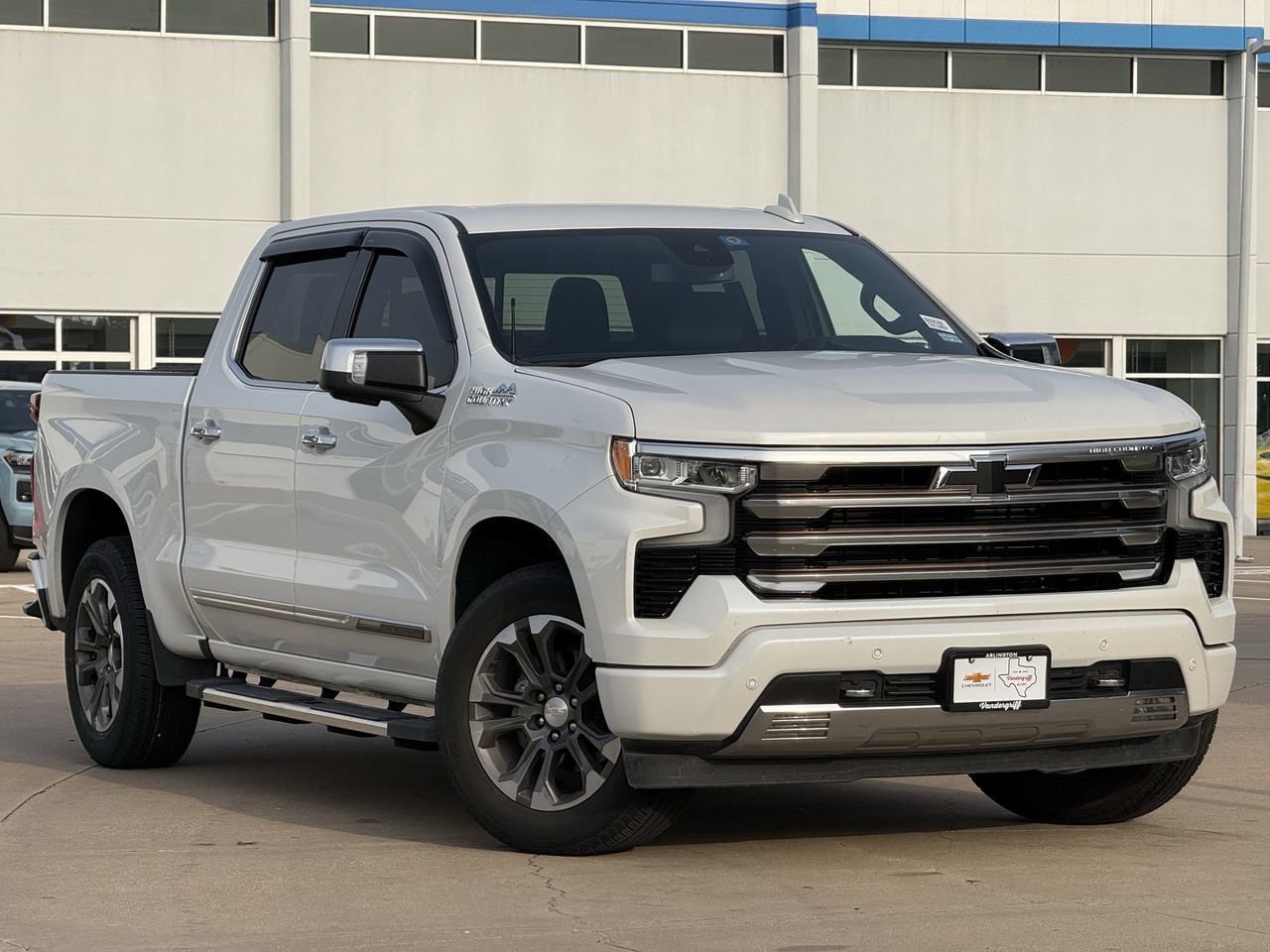 Used 2022 Chevrolet Silverado 1500 High Country RWD image 2