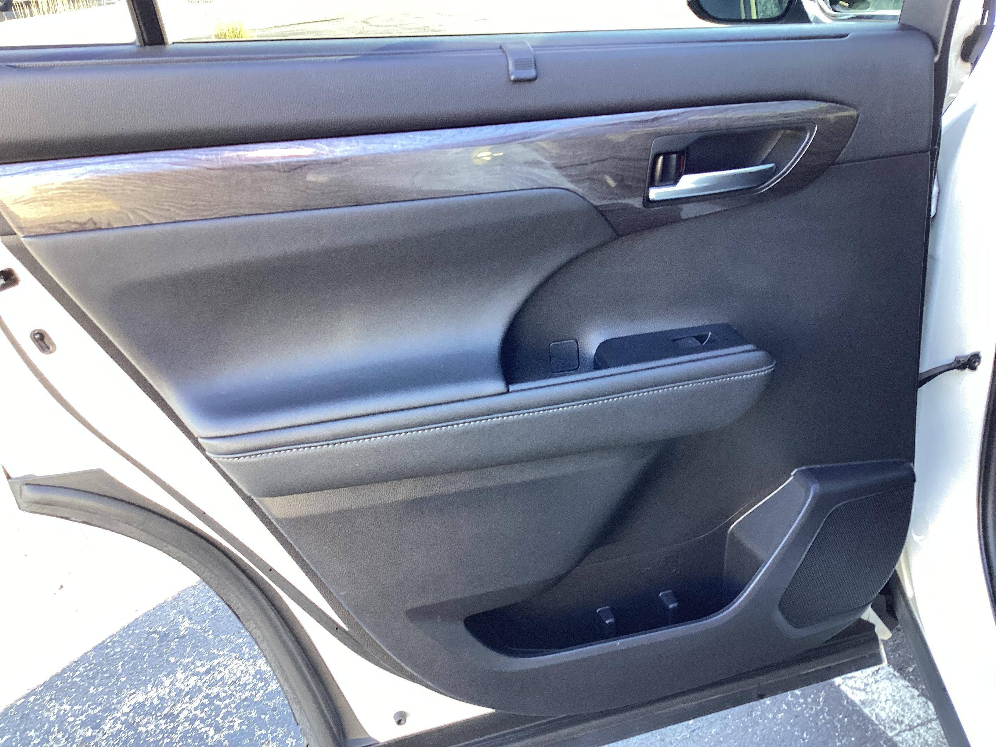 Certified 2021 Toyota Highlander Platinum AWD/4WD image 11