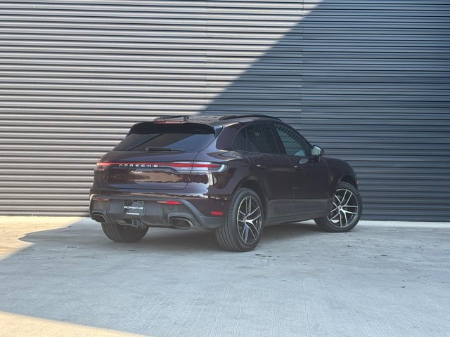 Certified 2023 Porsche Macan image 7