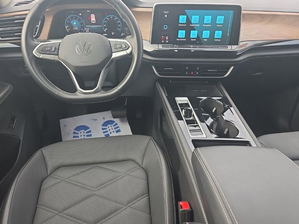 Used 2025 Volkswagen Atlas SE image 21