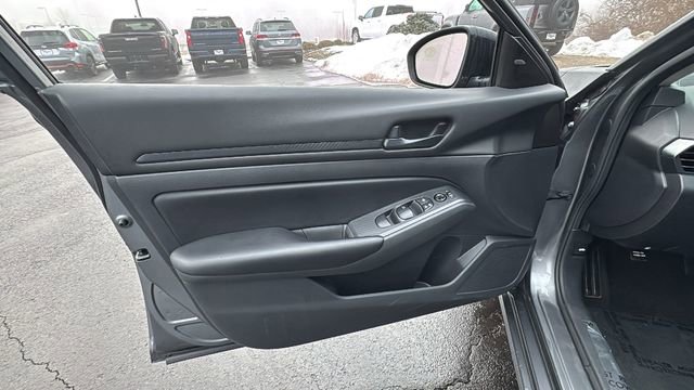 Used 2024 Nissan Altima 2.5 S image 10