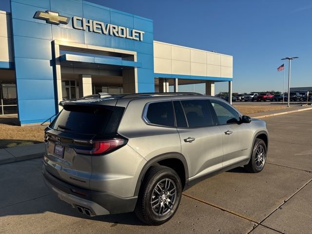 Used 2025 GMC Acadia Elevation image 9