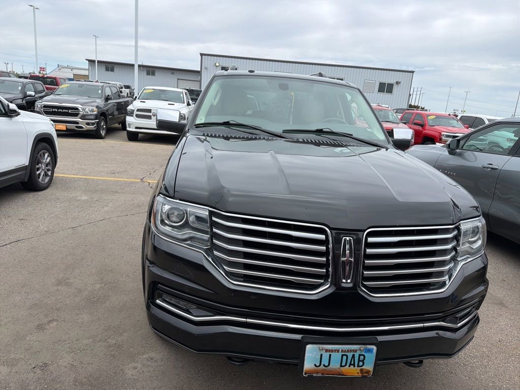 Used 2015 Lincoln Navigator 4WD w/ Equipment Group 101A Reserve image 2