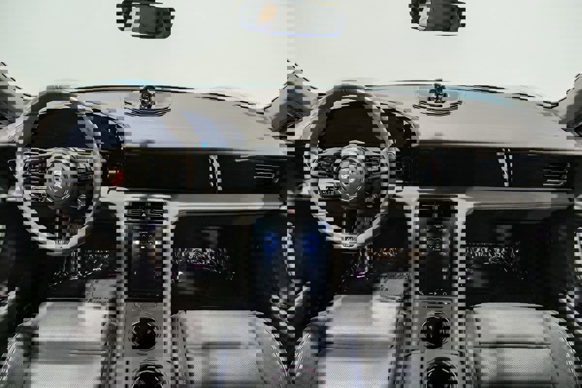 Used 2022 Porsche Taycan 4S image 13