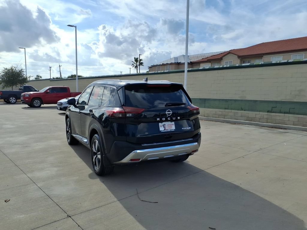 Used 2023 Nissan Rogue Platinum FWD image 3