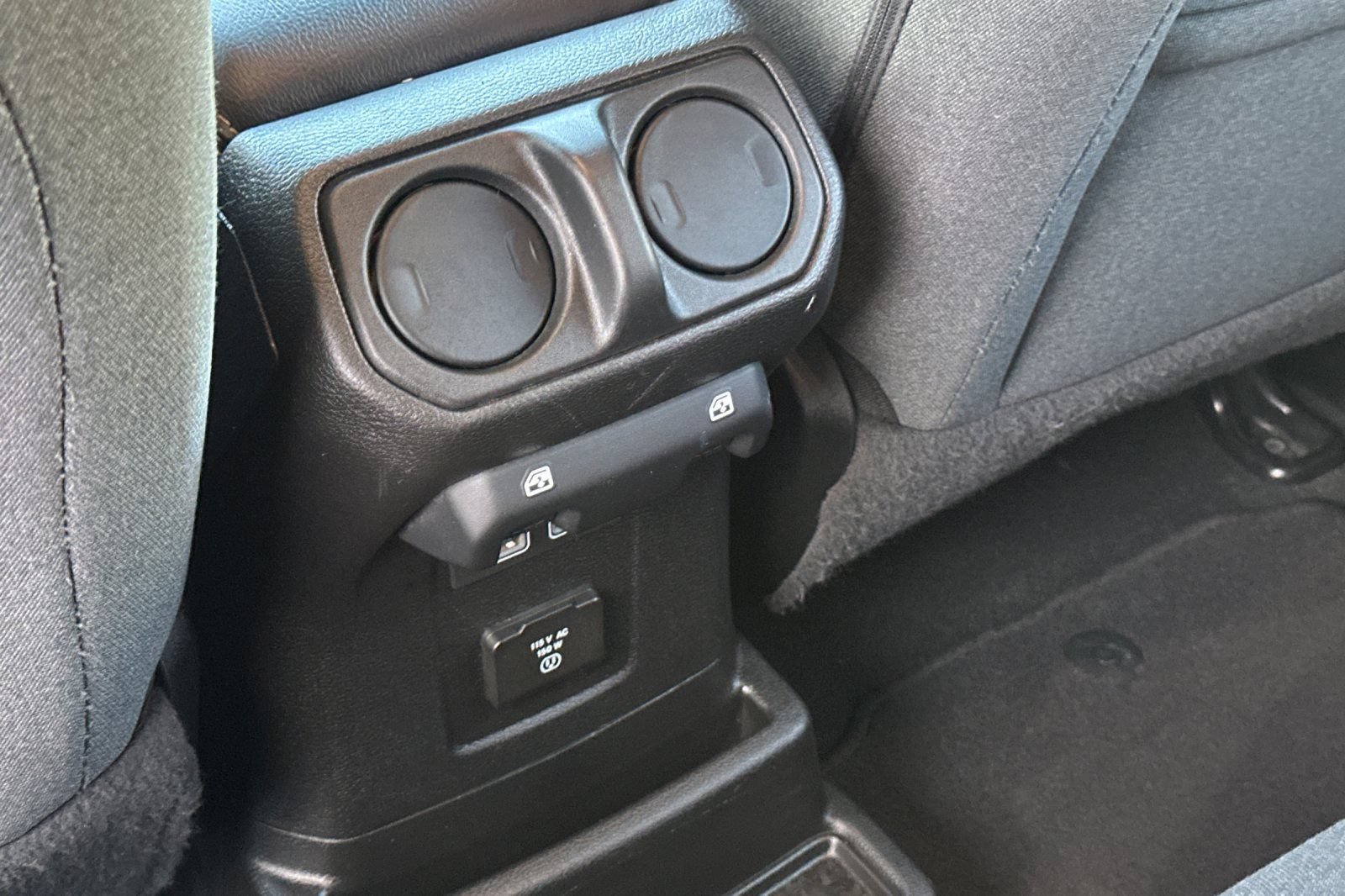 Used 2024 Jeep Wrangler Unlimited Sahara AWD/4WD image 14