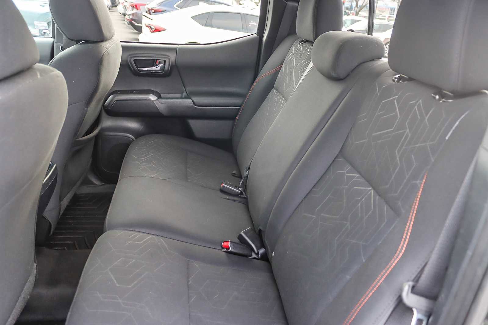 Used 2017 Toyota Tacoma TRD Sport image 17