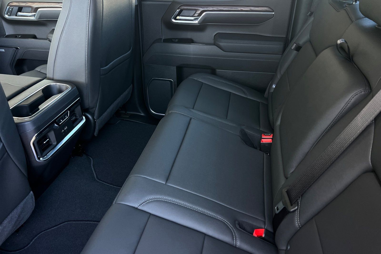 New 2026 GMC Sierra 1500 SLT AWD/4WD image 10