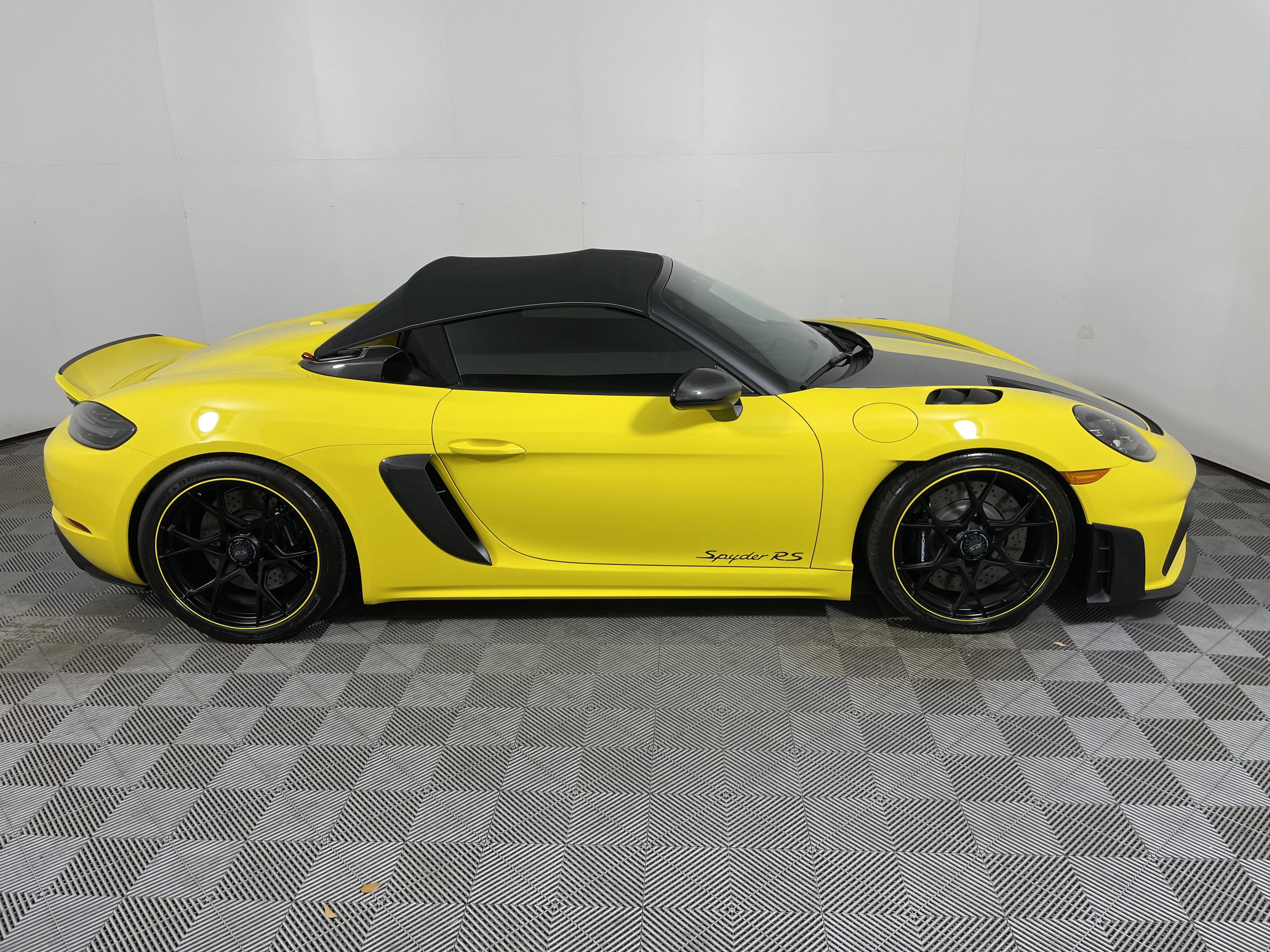 Certified 2025 Porsche 718 Boxster Spyder RS RWD image 8