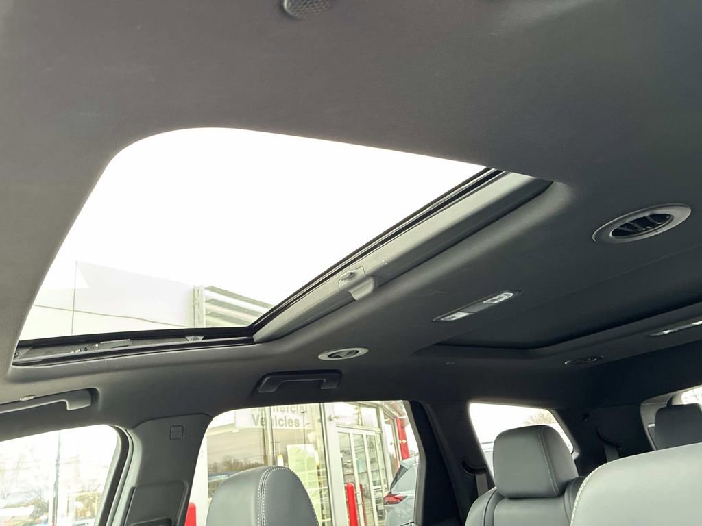 Used 2022 Buick Enclave Premium w/ Experience Buick Package image 27