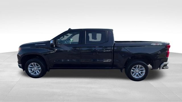 Used 2023 Chevrolet Silverado 1500 LT AWD/4WD image 3