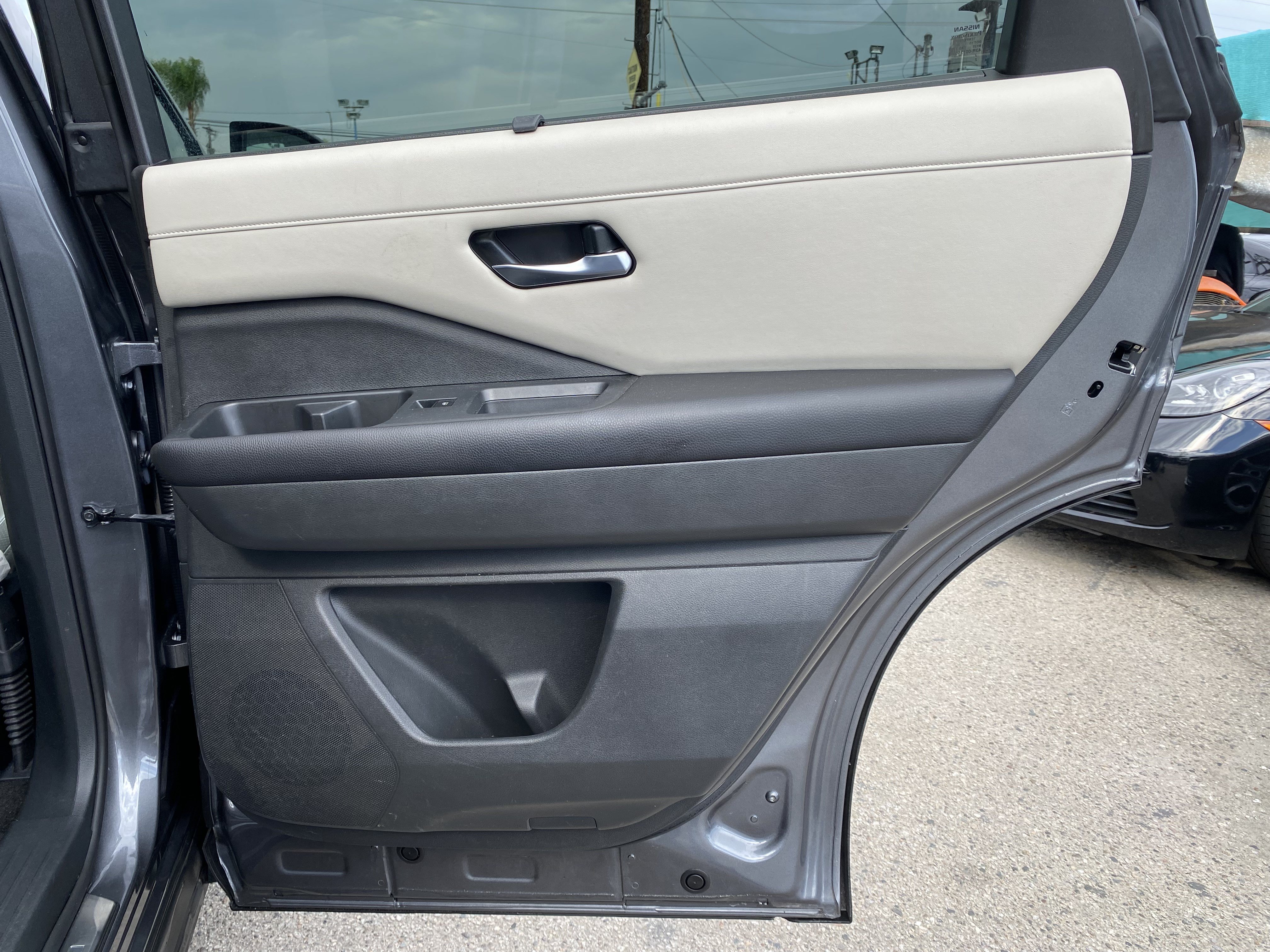 Used 2023 Nissan Pathfinder SL w/ Lighting Package (N92) FWD image 25