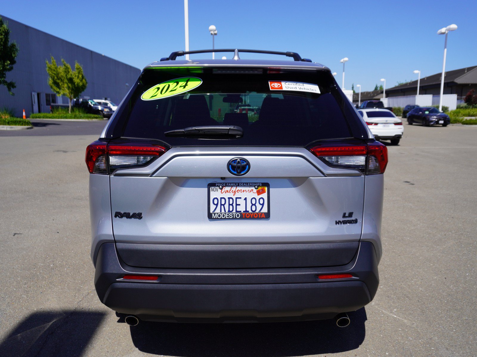 Used 2024 Toyota RAV4 LE AWD/4WD image 10