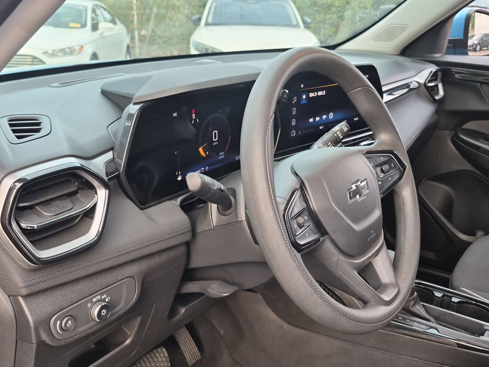 Used 2025 Chevrolet TrailBlazer LT AWD/4WD image 11