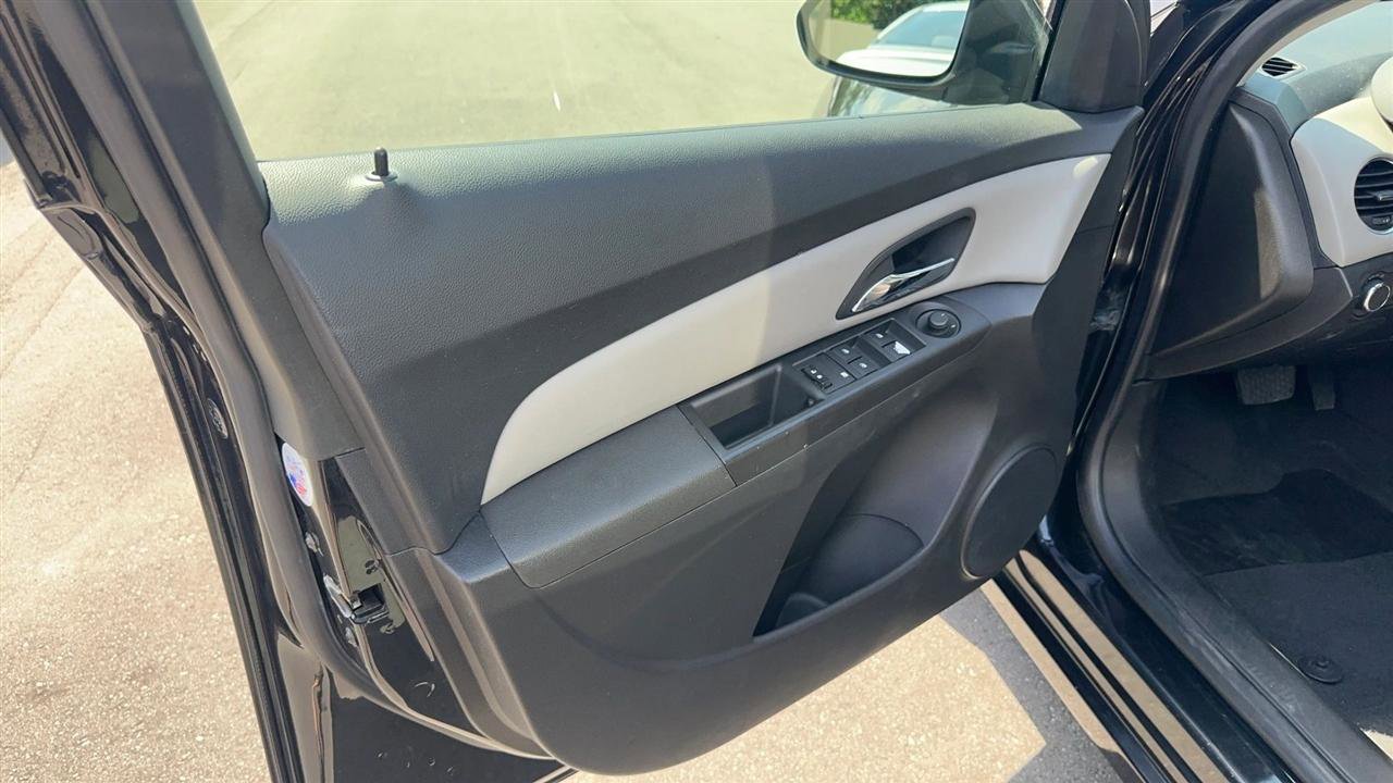 Used 2016 Chevrolet Cruze LS image 17
