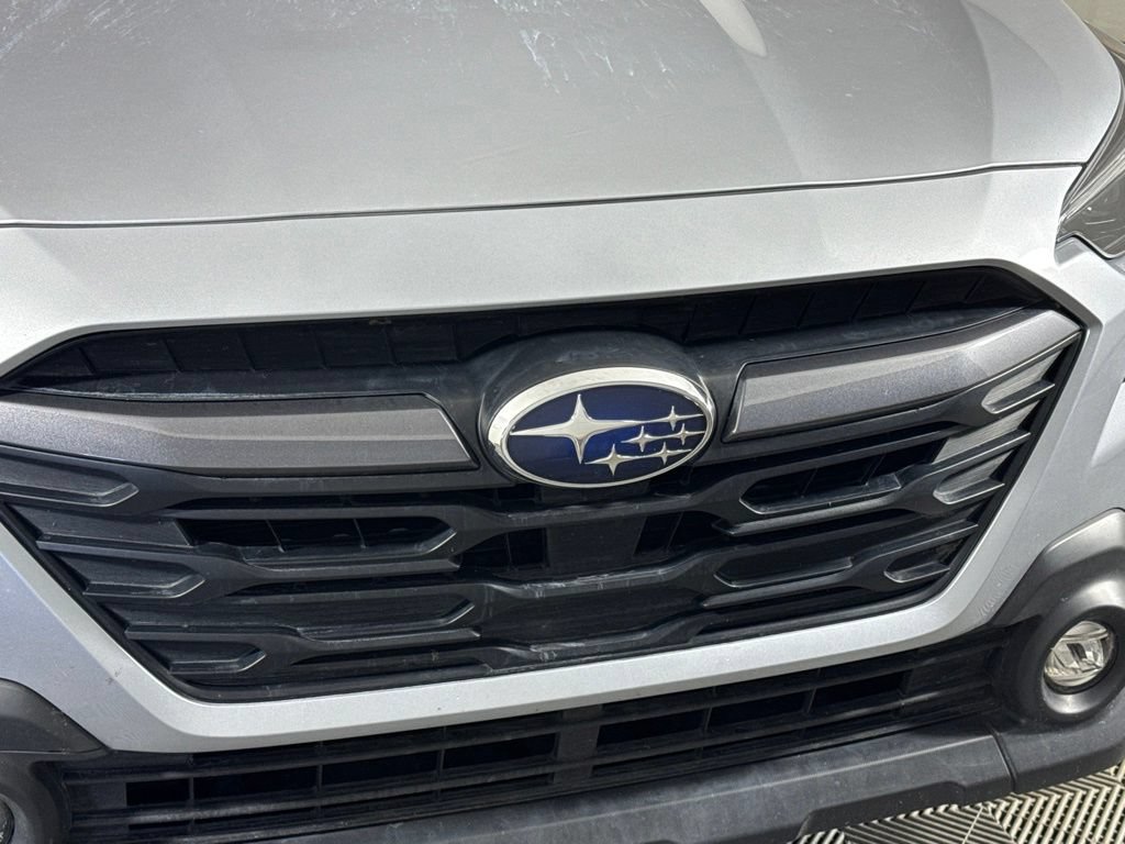 Used 2025 Subaru Outback Premium AWD/4WD image 4